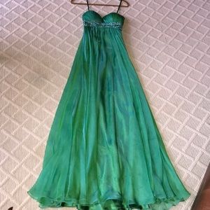Strapless prom/formal dress